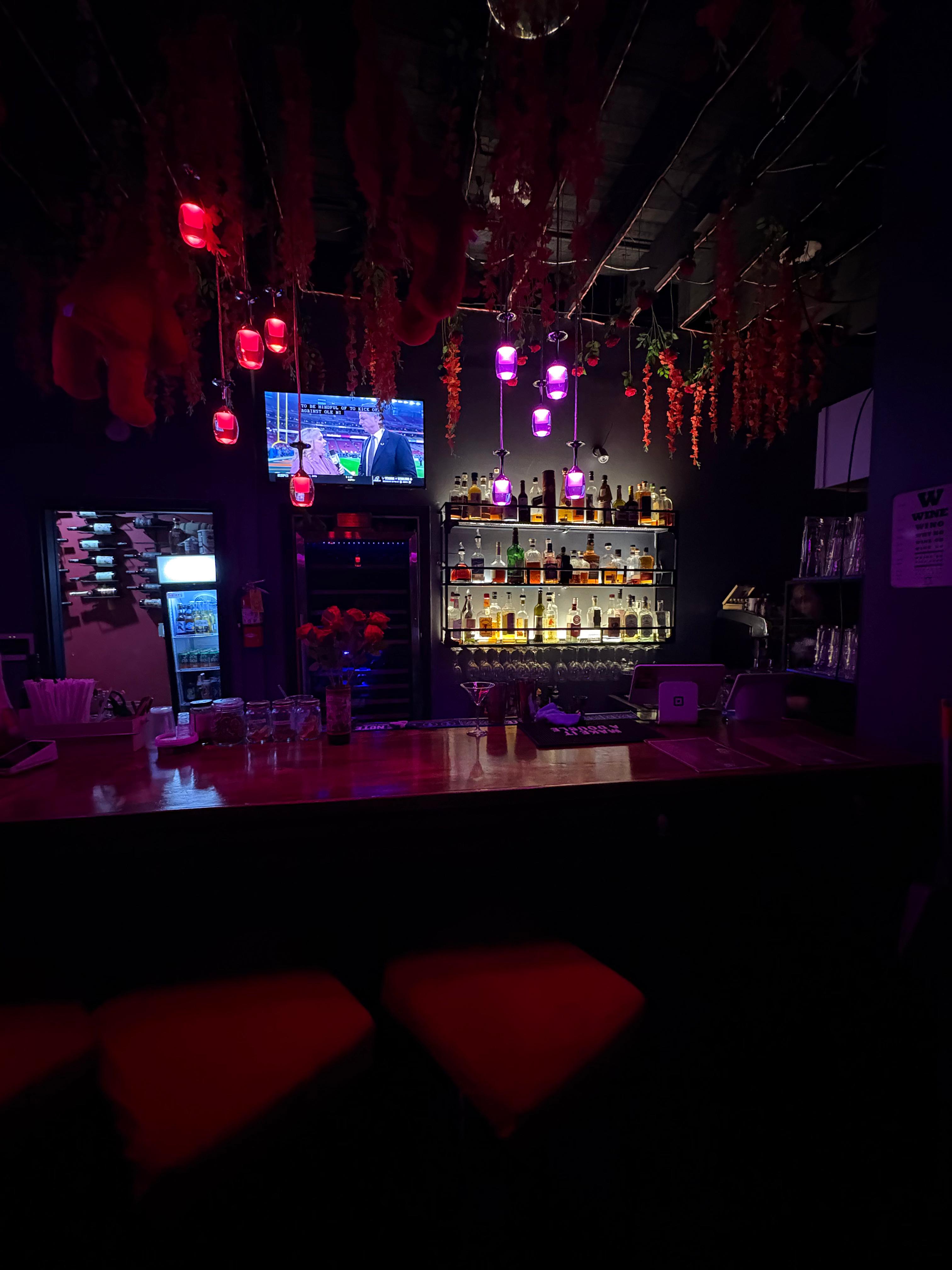 An intimate detail from the Intertwine bar
